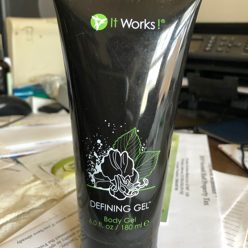 IT WORKS DEFINING GEL- NEW UNOPENED